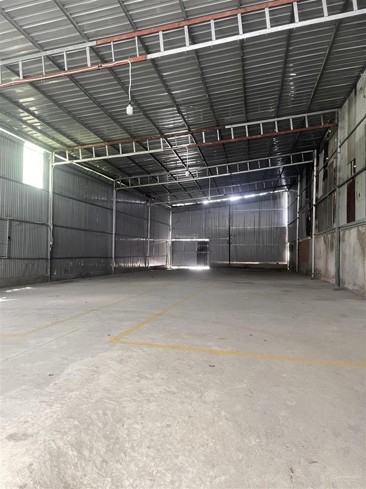 Cho thuê kho xưởng mặt bằng 700m2 đường nguyễn duy trinh, long trường, q9, tp thủ đức, container
