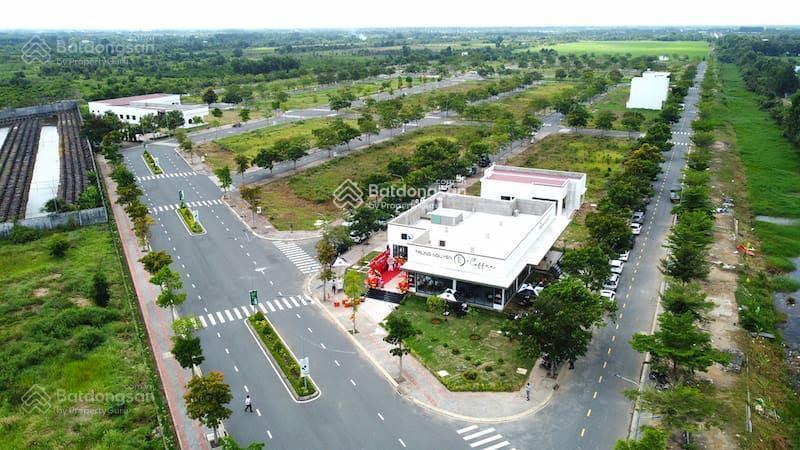 Bán đất nền sổ đỏ dự án lago centro, diện tích 70m2, lô kế góc, gần trung tâm thương mại, giá 1ty35