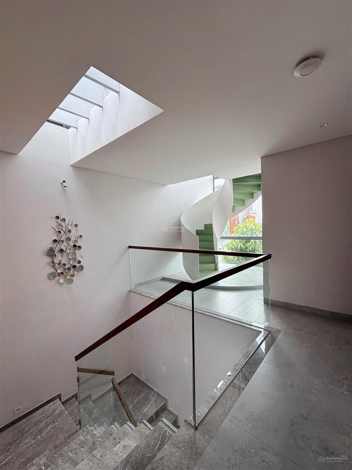 Cho thuê villa nguyễn hoàng dt lớn, nhà đẹp