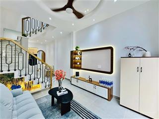 Bán nhà hxh lý thường kiệt, phường 9 tân bình (5,5*10) 4 tầng chỉ 9,6 tỷ