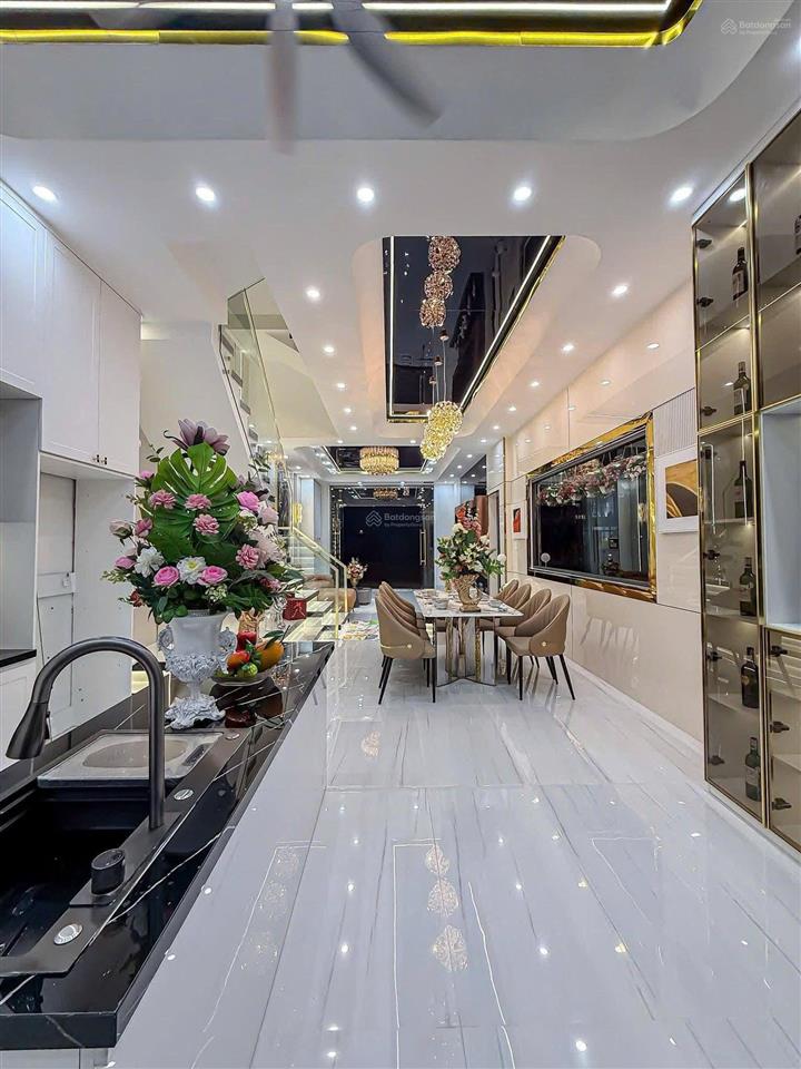 Bán nhà mặt tiền quảng hiền phường 11, tân bình (4*15,5m) 3 tầng chỉ 9,4 tỷ