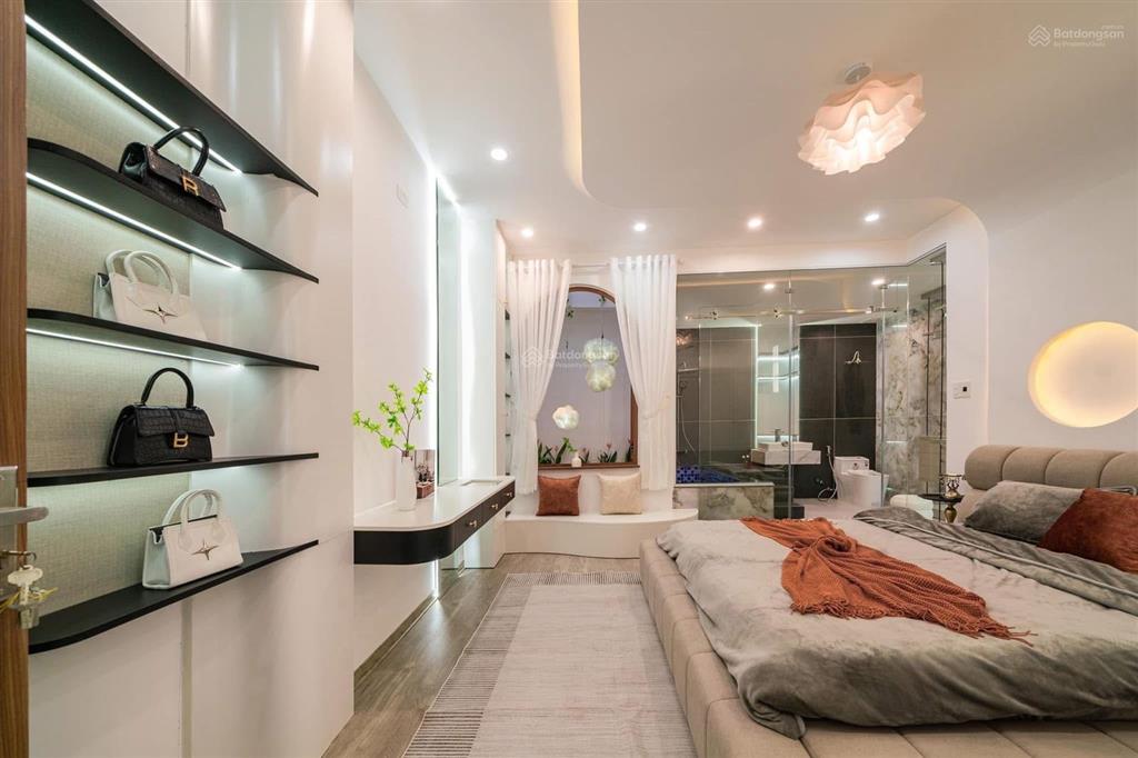 Bán nhà hẻm 202 phạm văn hai phường 5 tân bình (4,5x20m) 3 tầng