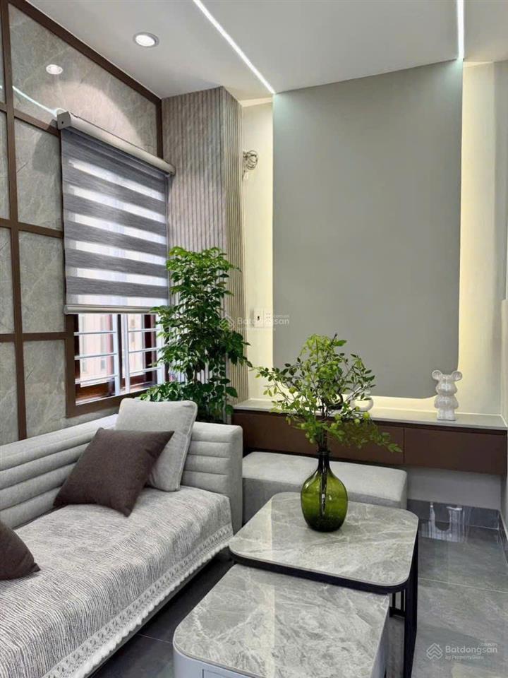 Bán nhà hẻm 686 cách mạng tháng 8, phường 5, quận tân bình (4*17m)  4 tầng