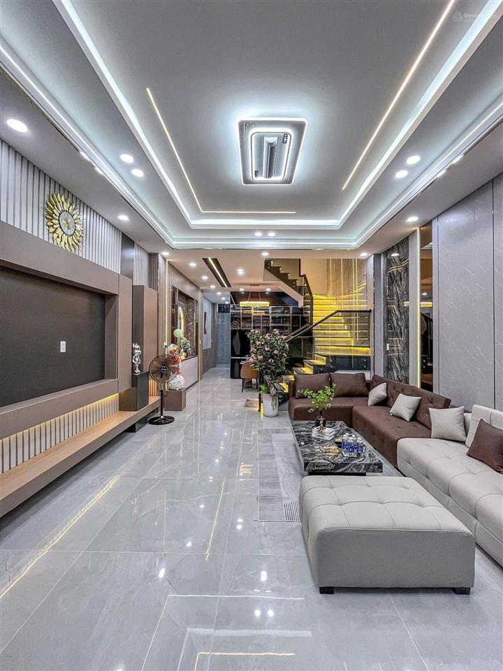 Bán nhà hẻm 202 phạm văn hai phường 5 tân bình (4,5*20) 3 tầng