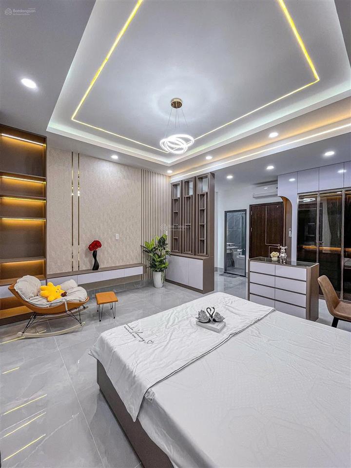 Bán nhà hẻm 202 phạm văn hai phường 5 tân bình (4,5*20) 3 tầng