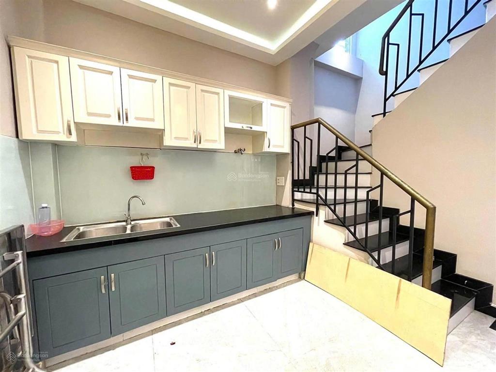 Bán nhà hẻm 10m trần quốc hoàn, phường 4, tân bình (4*15) dòng tiền gần sân bay