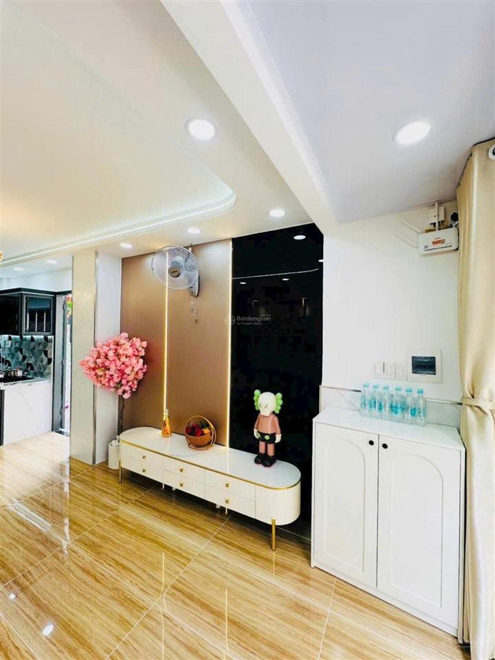 Bán nhà hẻm 736 cách mạng tháng 8, tân bình (4*16m) 3 tầng  khu vip