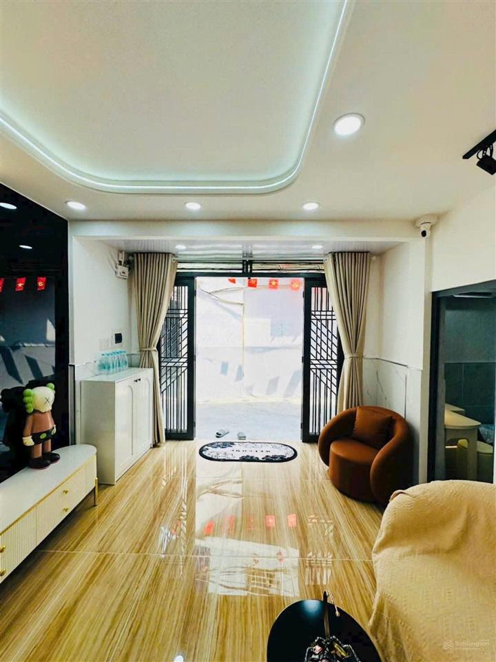 Bán nhà hẻm 736 cách mạng tháng 8, tân bình (4*16m) 3 tầng  khu vip