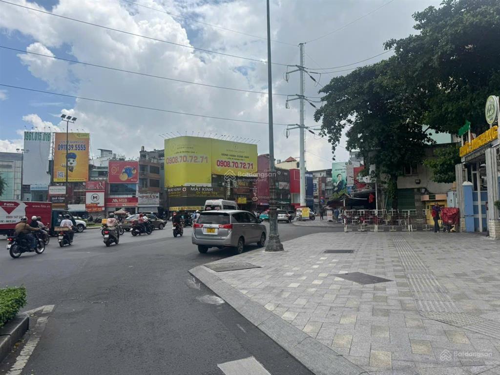 Bán đất góc 3mt trần phú, quận 5  40*50m  2.000m2  vị trí kim cương