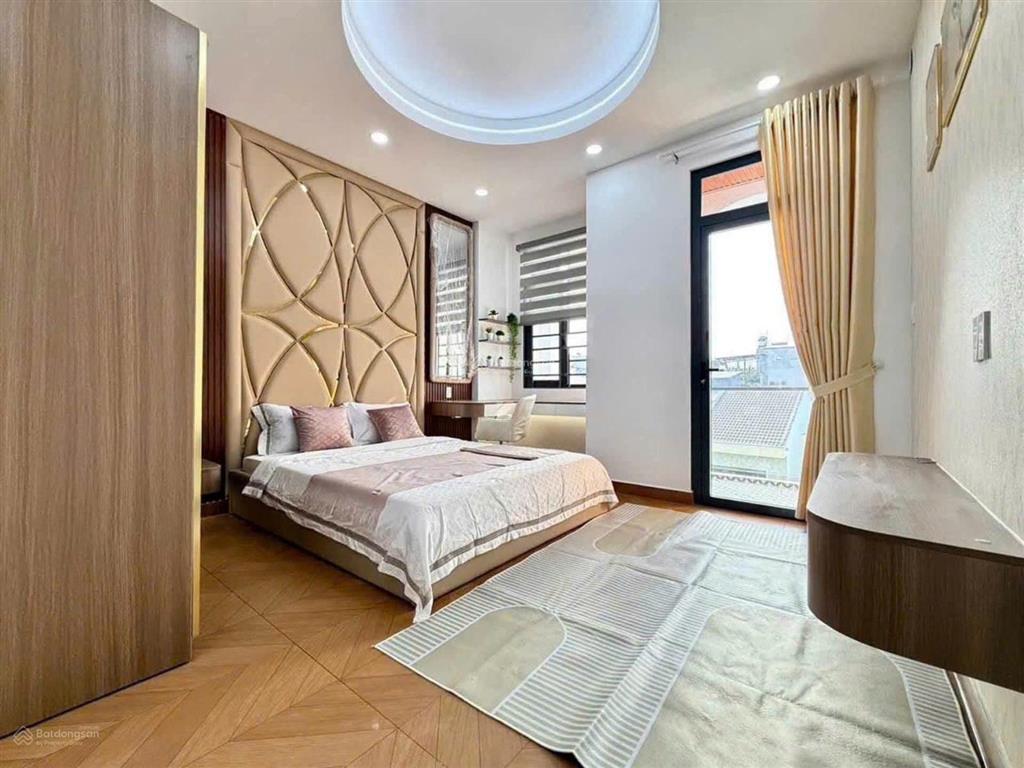 Bán nhà mặt tiền nguyễn đình chính, phường 15, phú nhuận  5*22m mtkd