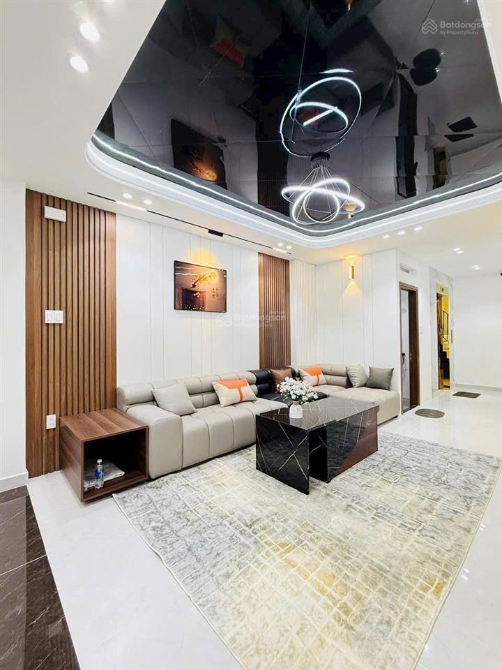 Bán nhà hẻm 766 cách mạng tháng 8, tân bình (4,5*12m)  4 tầng