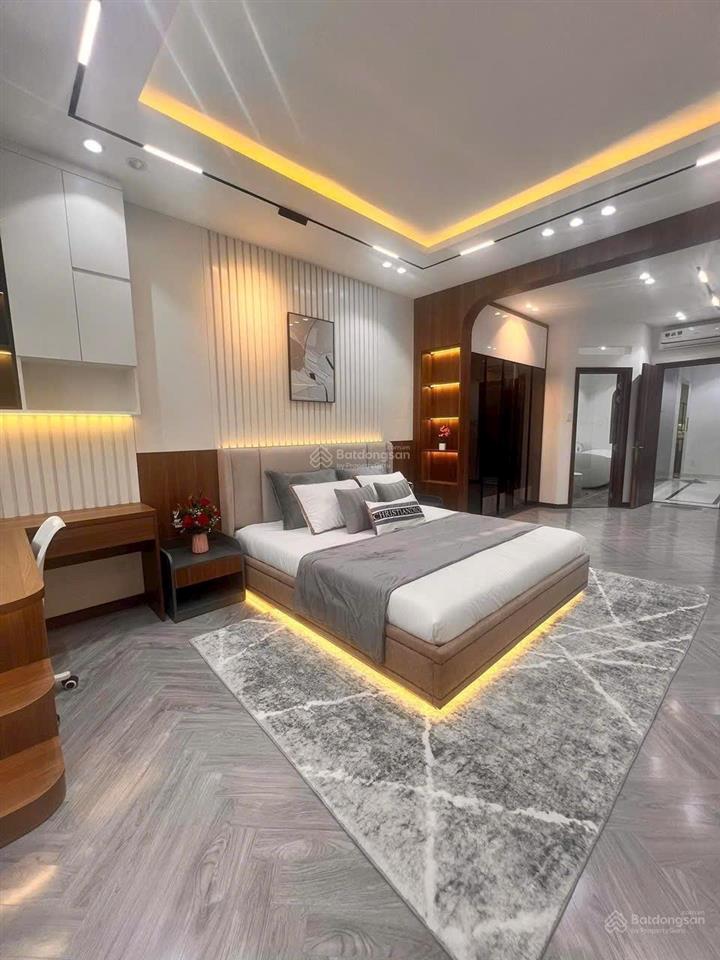 Bán nhà hẻm 766 cách mạng tháng 8, tân bình (4,5*12m)  4 tầng