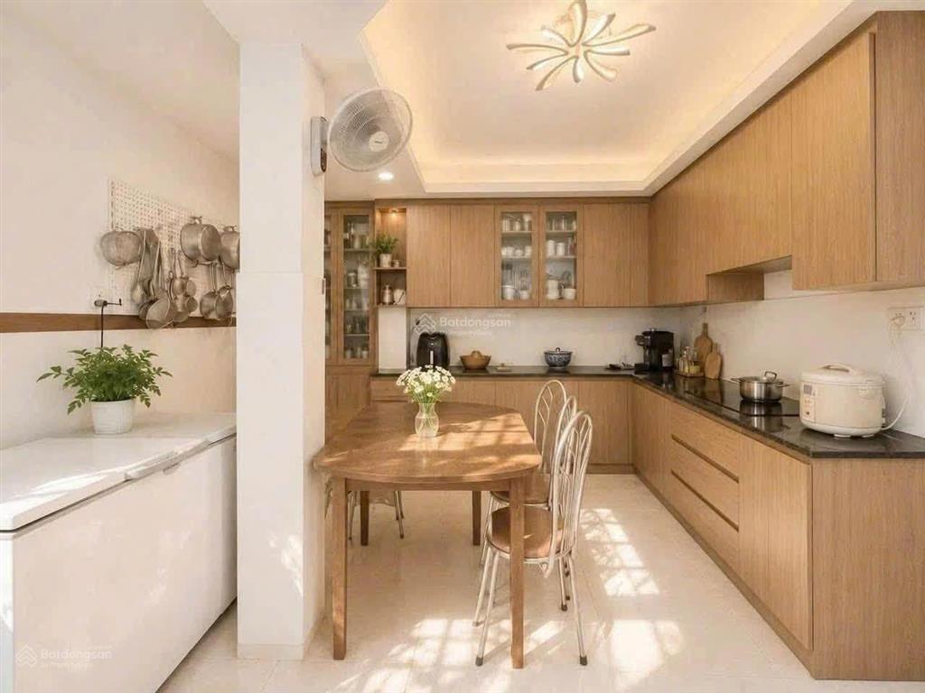 Bán nhà hẻm bùi thị xuân, phường 3, tân bình  4x11m 4 tầng  7,6 tỷ?
