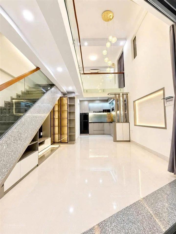Bán nhà hxh văn chung, phường 13, tân bình (4*10)  ngay mặt tiền