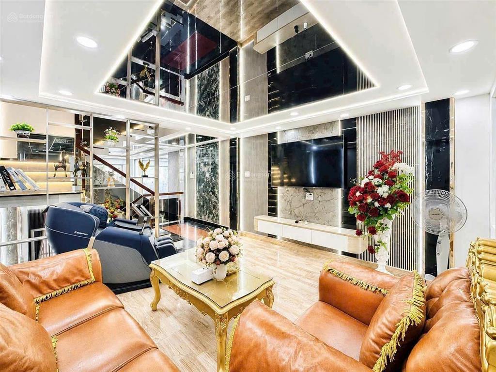 Bán nhà phường 4, tân bình hxh cộng hòa, (4,5*12) 3 tầng khu vip