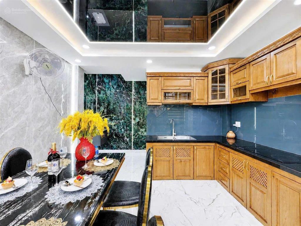Bán nhà hxh lê văn huân, phường 13, tân bình (4*17m)  4 tầng