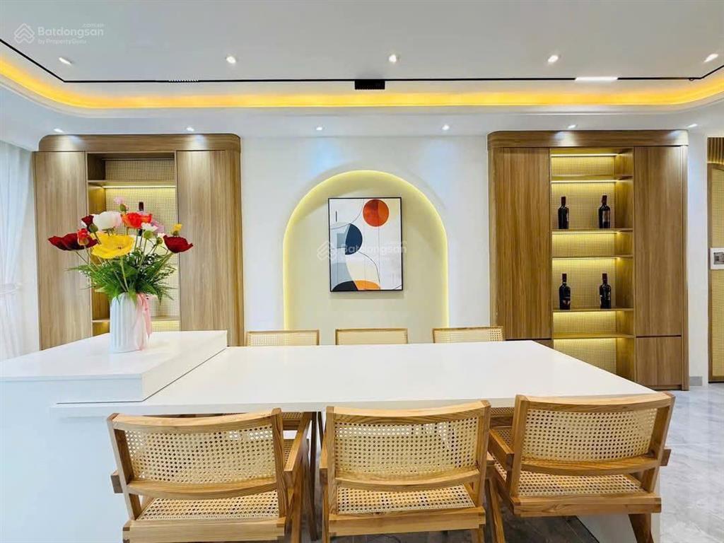 Bán nhà hxh 8m cộng hòa, phường 4, quận tân bình (4,5*19) 4 tầng