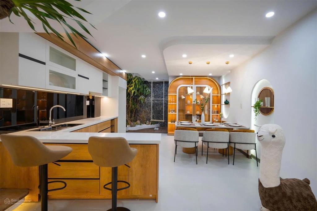 Bán nhà hẻm văn chung, phường 13, tân bình (5*14) 4pn chỉ 8,1 tỷ