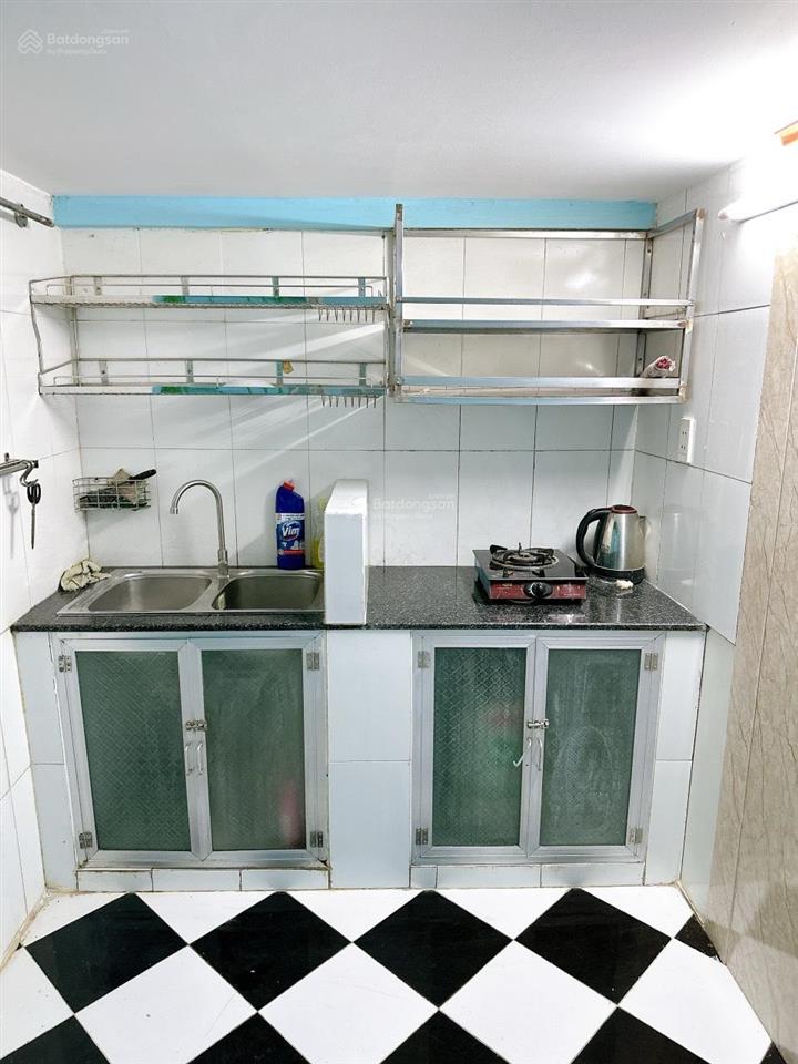 Cho thuê chung cư lầu 3 thang bộ đường nguyễn tri phương