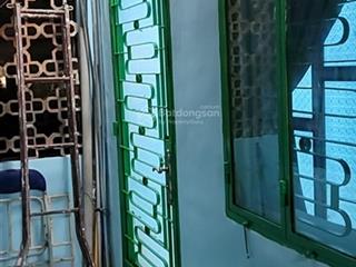 Cho thuê chung cư lầu 3 thang bộ đường nguyễn tri phương