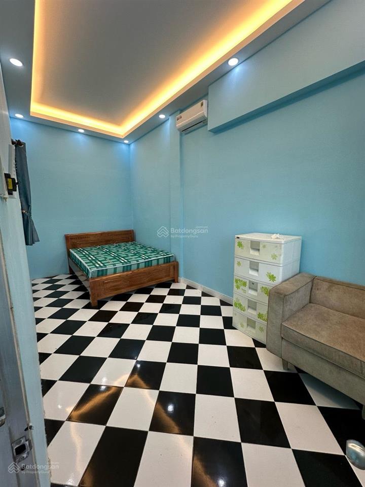 Cho thuê chung cư lầu 3 thang bộ đường nguyễn tri phương