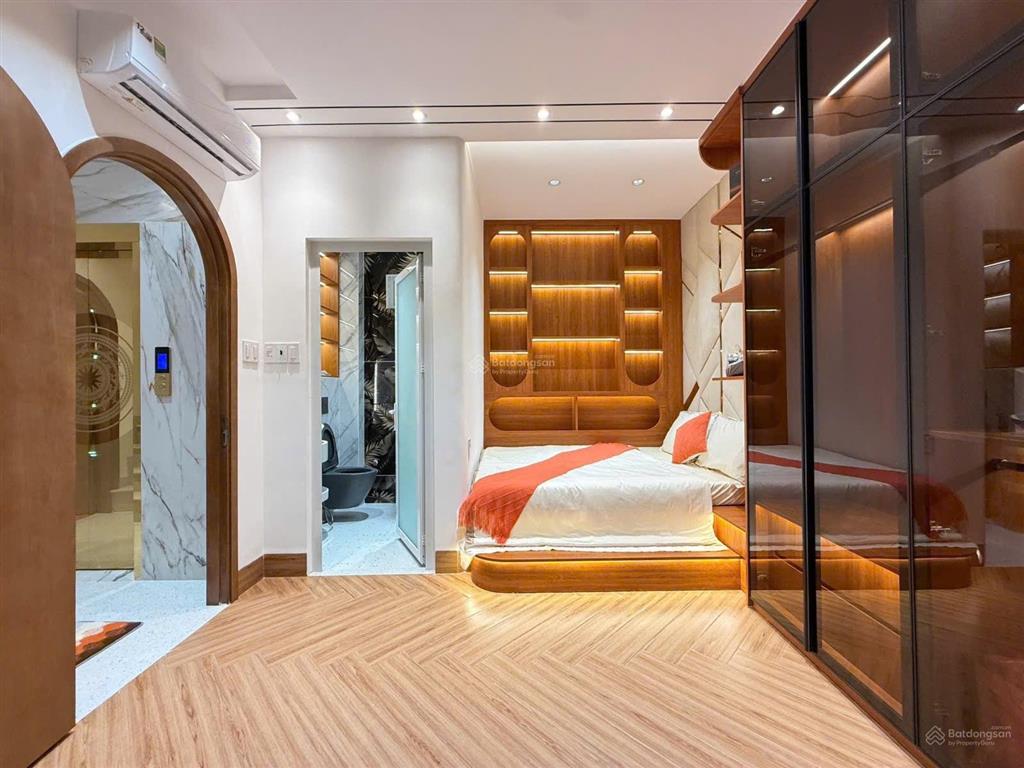 Căn góc 2 mặt tiền có thang máy, hẻm ôtô phạm văn chiêu 4pn 6wc full nội thất