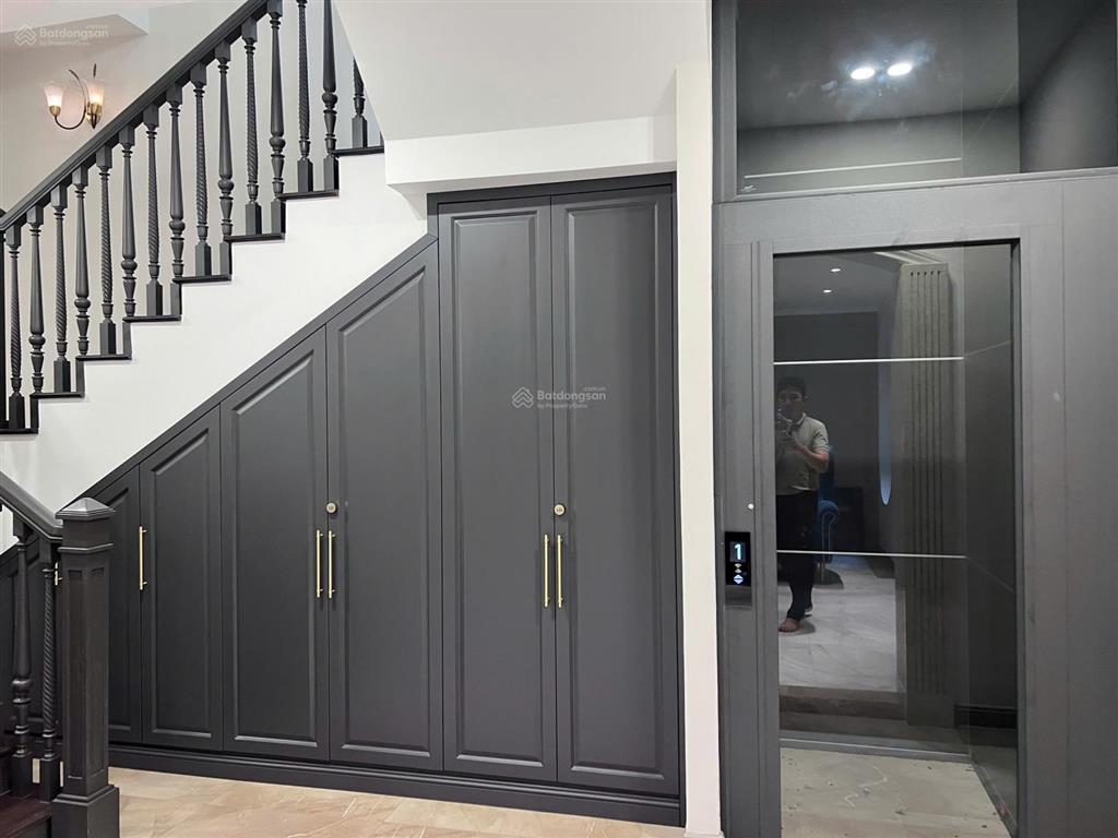 Cho thuê biệt thự vinhomes bason full nội thất dtsd 548m2 giá 10.000 usd