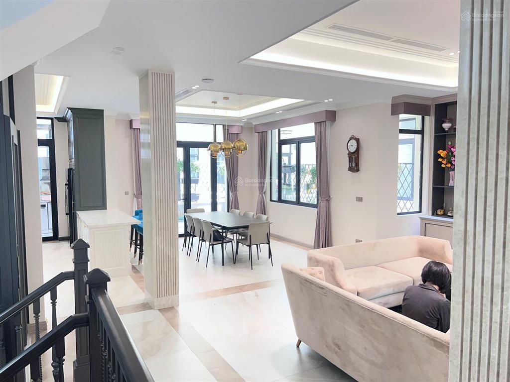 Cho thuê biệt thự vinhomes bason full nội thất dtsd 548m2 giá 10.000 usd