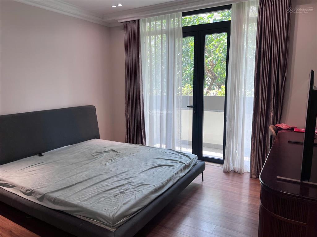 Cho thuê biệt thự vinhomes bason full nội thất dtsd 548m2 giá 10.000 usd