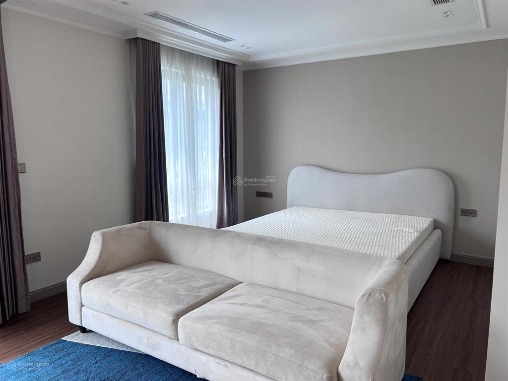 Cho thuê biệt thự vinhomes bason full nội thất dtsd 548m2 giá 10.000 usd