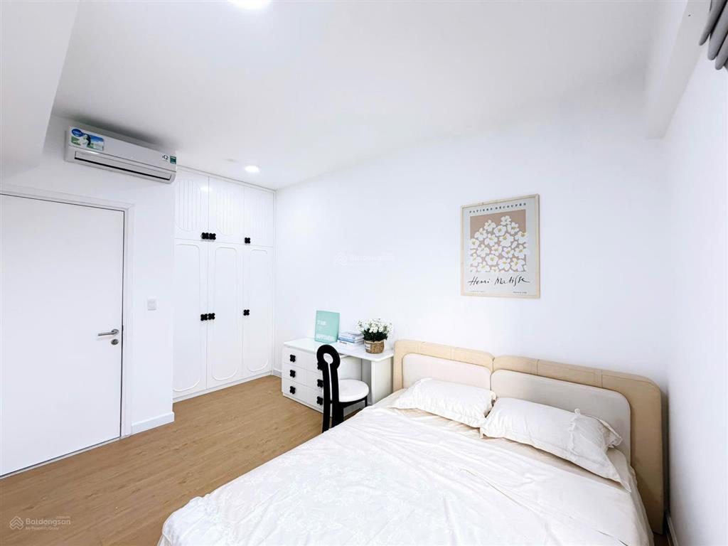 Chính chủ cần tiền bán căn 2pn view sông sg