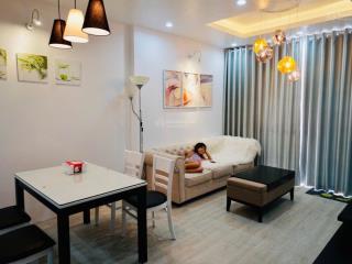 Cần bán căn hộ kingston 2pn, tầng cao, view thoáng, sổ hồng giá 8,2 tỷ full nội thất