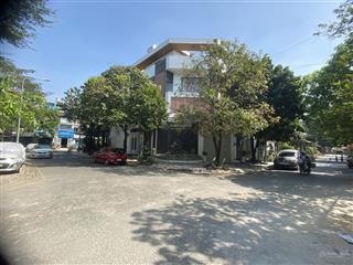 Bán nhà lô góc 2 mt công viên. bình tân. dt 8m x 15m, 3 lầu.