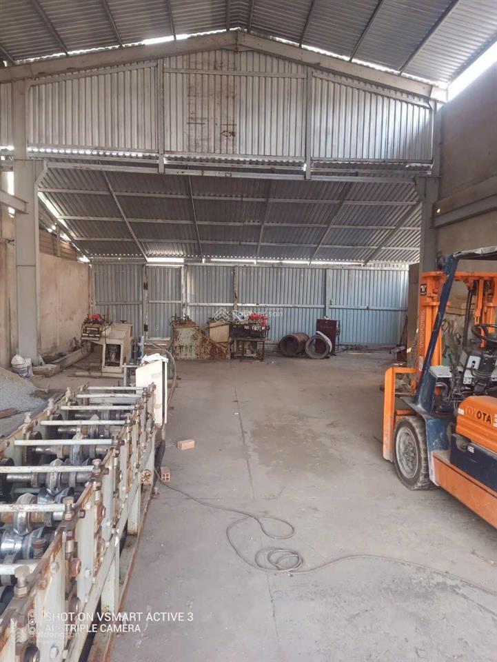 Hạ giá bán nhanh kho xưởng mặt tiền đường vườn thơm, 11m x 50m, đường xe công, phù hợp đa ngành