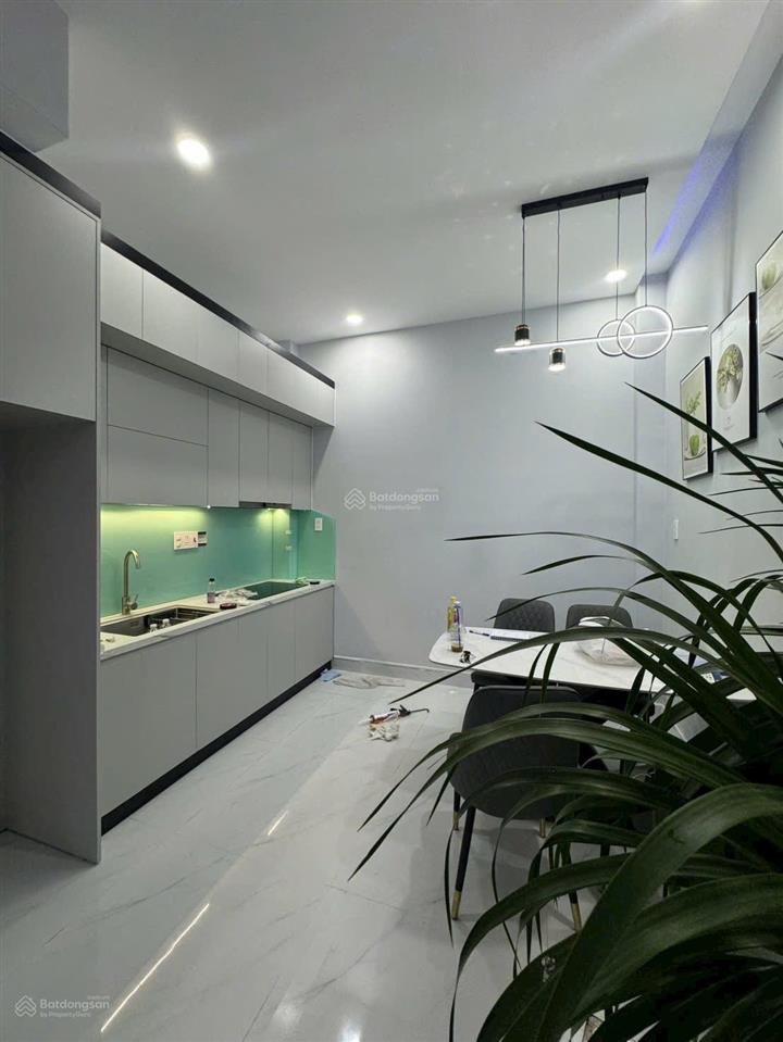 Bán nhà đường lạc long quân tân bình, nhà đẹp hiện đại, nằm trong khu dân cư, tiện ích đầy đủ
