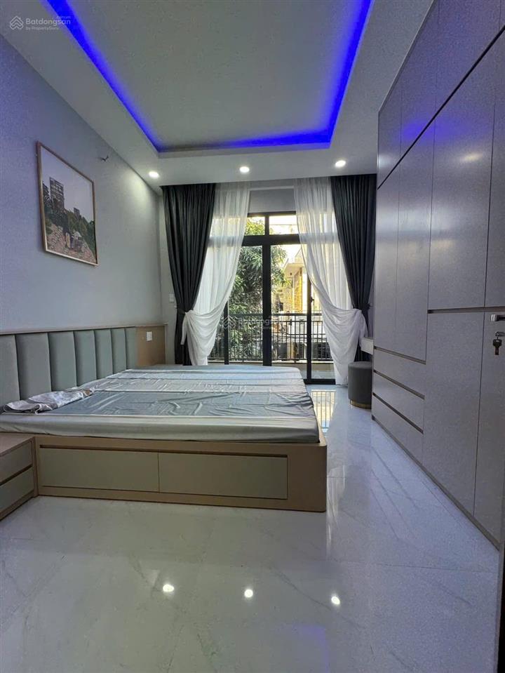 Bán nhà đường lạc long quân tân bình, nhà đẹp hiện đại, nằm trong khu dân cư, tiện ích đầy đủ