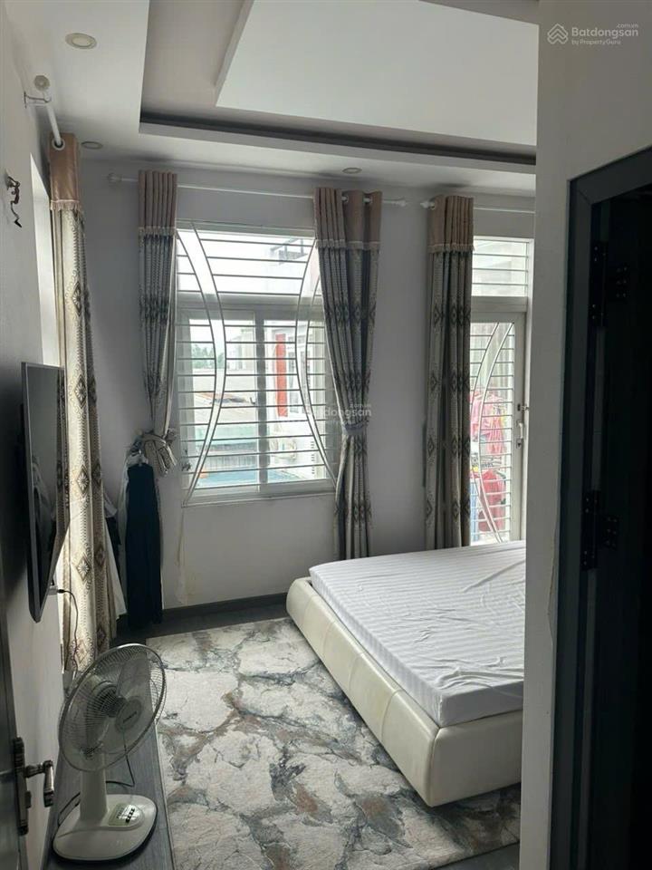 Bán nhà góc 2 mt đường bình thành, bình tân. dt 4,2m x 16m.