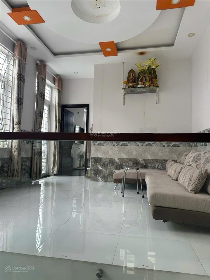 Bán nhà góc 2 mt đường bình thành, bình tân. dt 4,2m x 16m.