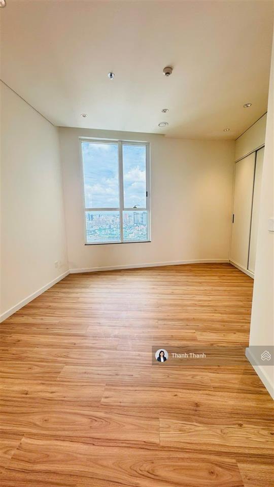 Cho thuê 4pn, 202m2, nội thất cơ bản, zeit river