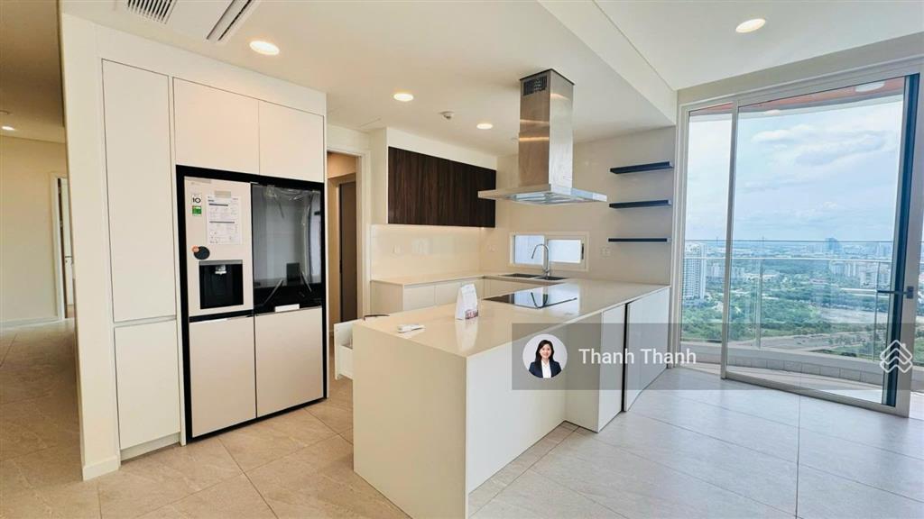 Cho thuê 4pn, 202m2, nội thất cơ bản, zeit river