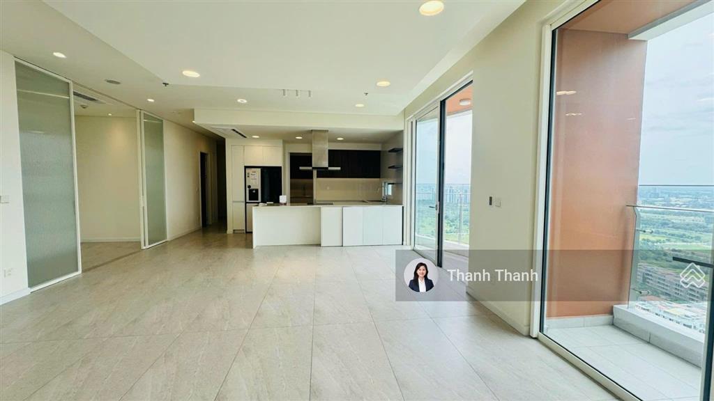 Cho thuê 4pn, 202m2, nội thất cơ bản, zeit river