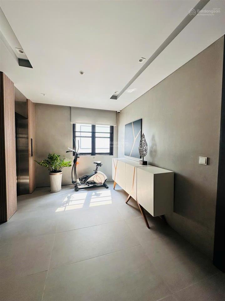Bán biệt thự vinhomes central park, 200 tỷ, 275m2, 4pn, 5wc, 3 tầng, hướng đông nam
