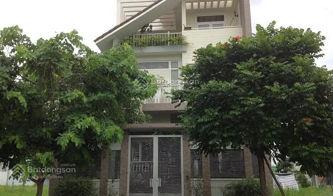 Bán villa khu compound thảo điền giá bán rẻ hơn 30% căn cùng vị trí  dt hơn 500m2 góc 2 mặt tiền