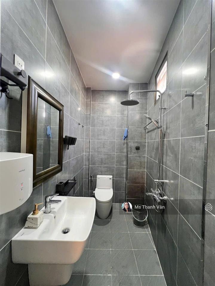 Lạc long quân 5,3x11.5m+4lầu đúc hẻm xe hơi sổ hồng chủ cho khách mua vay bank 8t giá bán thấp 9,9t