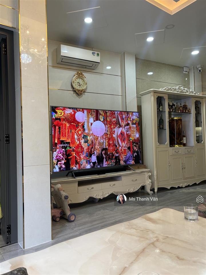 Nhà llq q11 hxh 8m 2 xe hơi đậu đc 5,3x11,5m 4 lầu nội thất châu âu shr ngay chợ bình thới xem mê