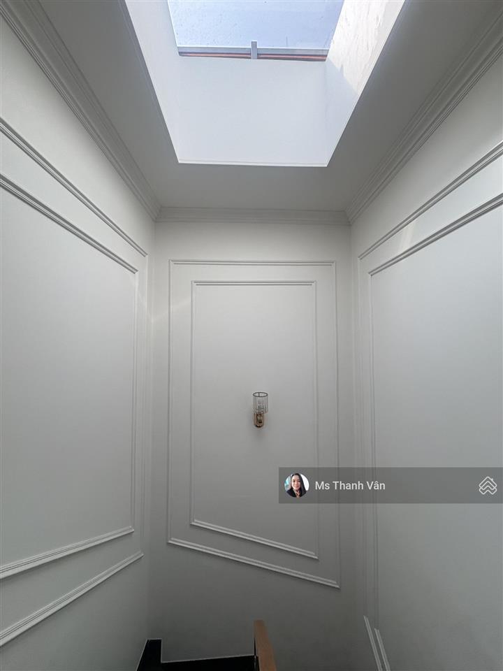 Nhà llq q11 hxh 8m 2 xe hơi đậu đc 5,3x11,5m 4 lầu nội thất châu âu shr ngay chợ bình thới xem mê