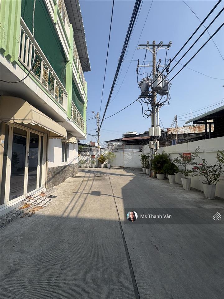 Nhà llq q11 hxh 8m 2 xe hơi đậu đc 5,3x11,5m 4 lầu nội thất châu âu shr ngay chợ bình thới xem mê