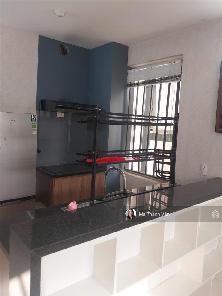 Chủ bán rẻ ko mua mua ở đâu nữa summer square q6 65m2 có ban cong6m giá 3.2tỳ à 0938 295 *** nhận nha