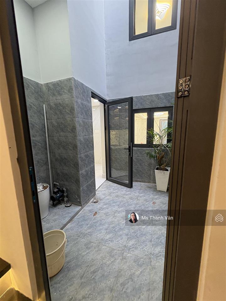 Chủ nhà 321 phạm văn chí giảm 5tỷ950 ngay chợ lớn dt tổng gần 180m2 có 4 lầu 5pn nhà mới 0938 295 ***