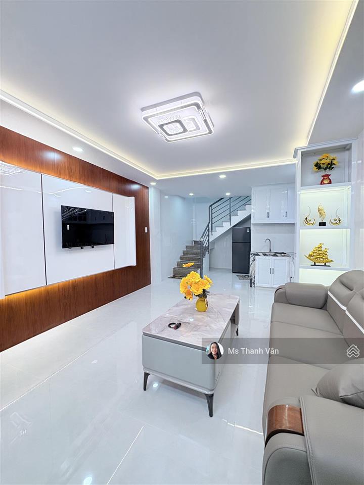 Chính chủ bán nàh lạc long quân trung tâm q 11 đầm sen 1 trêt 1 lầu 2pn 2wc giá 3ty ***